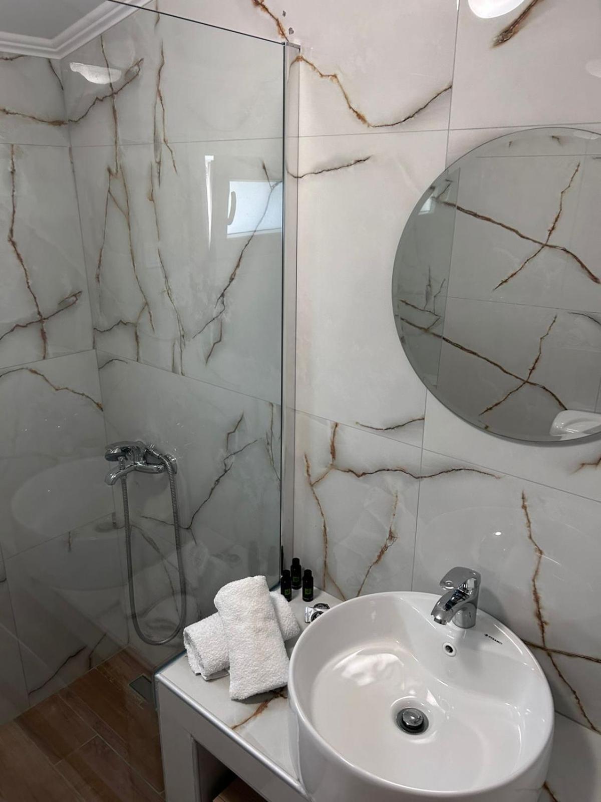 Amaya Pine Rooms Keramotí Buitenkant foto